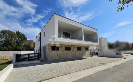 House in Umag, Istria County, Croatia 1