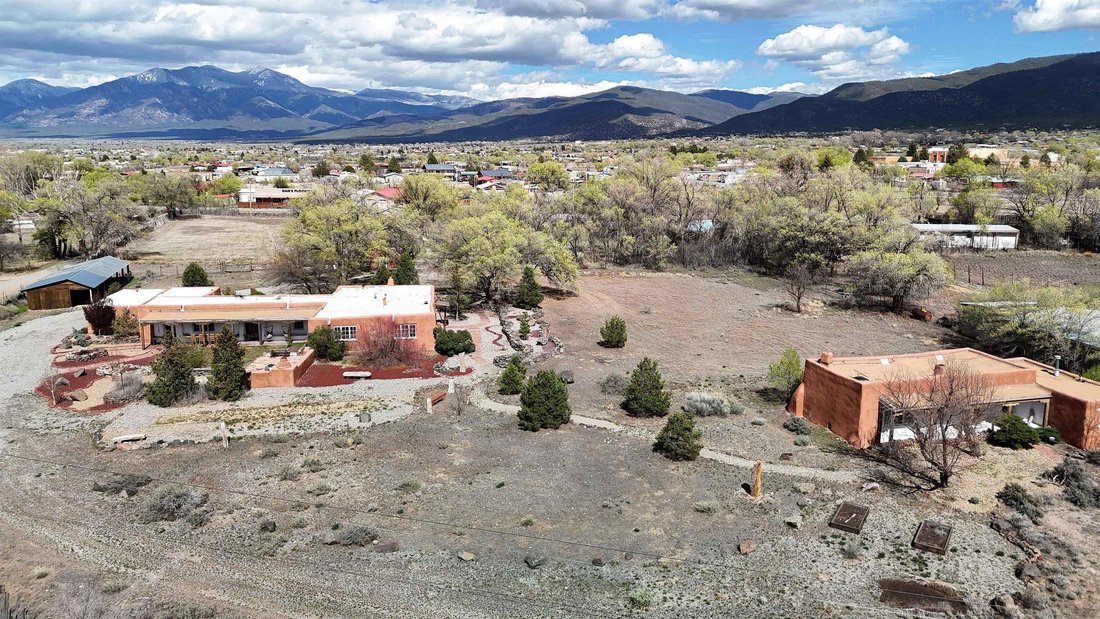 House in Ranchos de Taos, New Mexico, United States 5 - 18888128