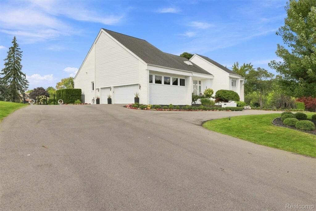 House in Pontiac, Michigan, United States 2 - 18854256