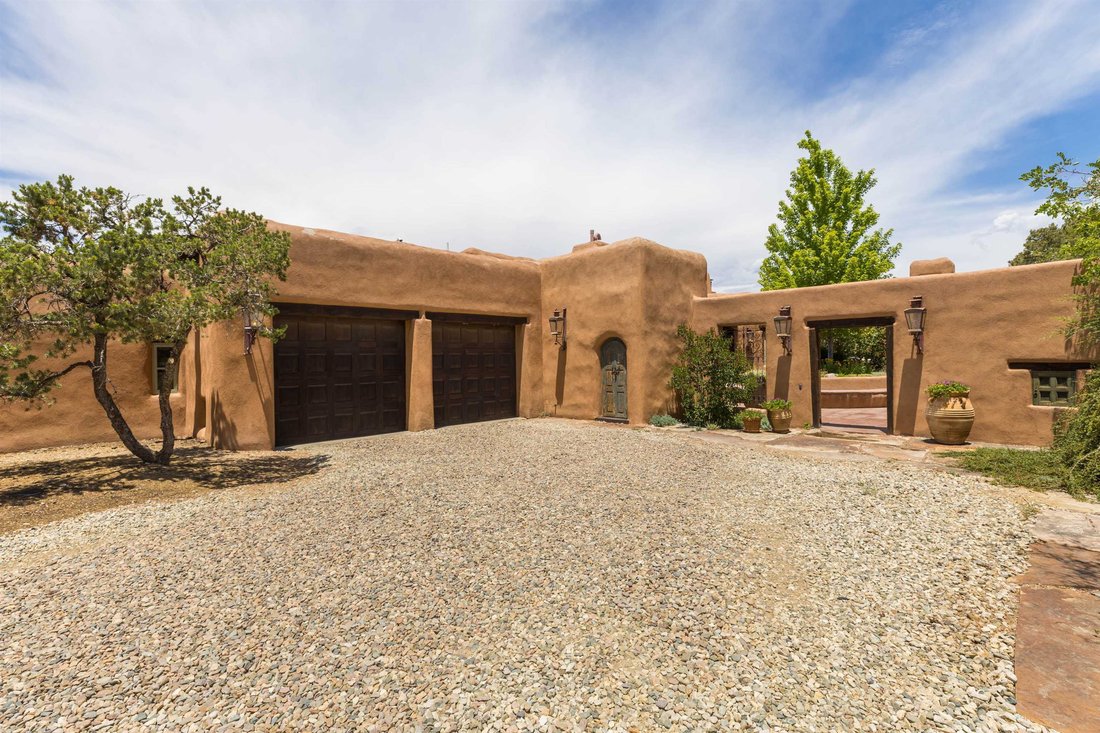 House in Taos, New Mexico, United States 2 - 18888487