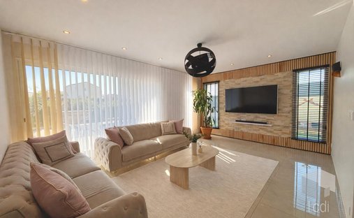 House in Ville-Basse, Montelimar, France 1