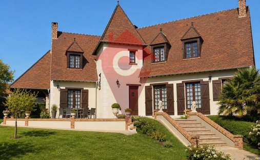 Casa en La Ville-du-Bois, Isla de Francia, Francia 1