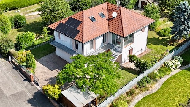 Casa a Ornex, Auvergne-Rodano-Alpi, Francia 1 - 18885286