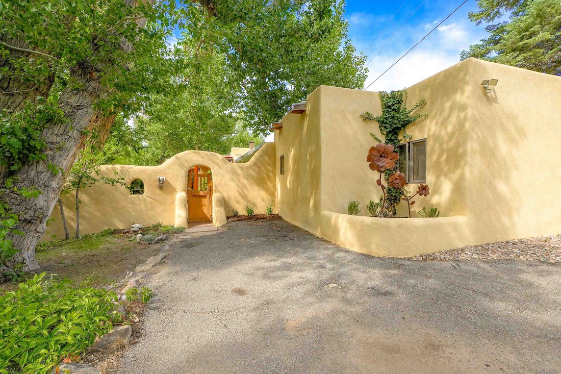 House in Taos, New Mexico, United States 3 - 18888427