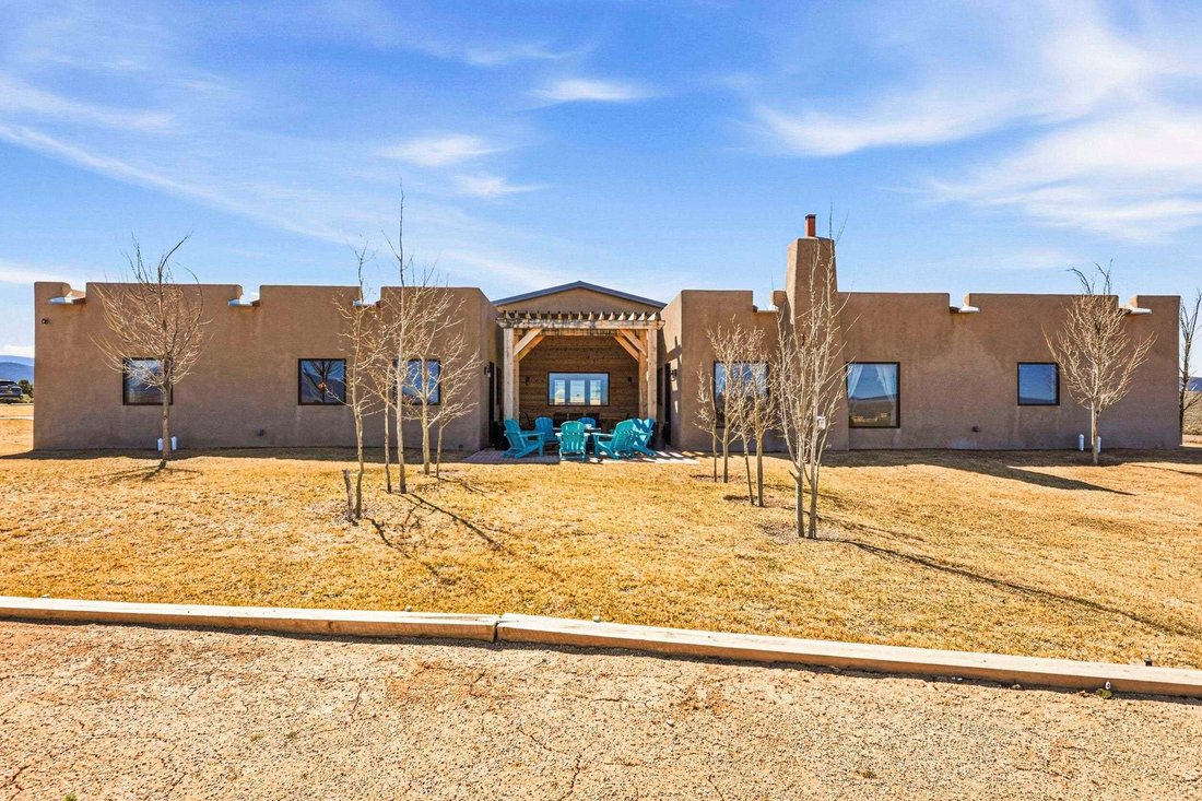 House in Ranchos de Taos, New Mexico, United States 4 - 18888146