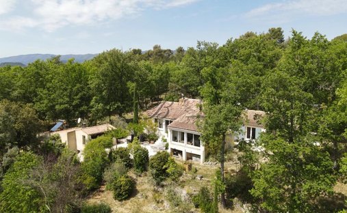 Villa in Grambois, Provence-Alpes-Côte d'Azur, France 1