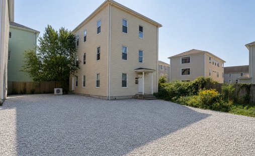 House in Worcester, Massachusetts, United States 1
