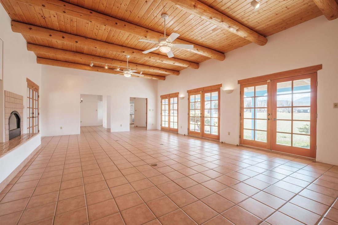 House in Taos, New Mexico, United States 5 - 18888593