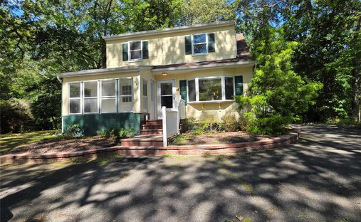House in Setauket- East Setauket, New York, United States 1