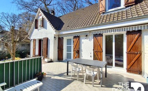 Maison à Centre Ville, Le Perray-en-Yvelines, France 1