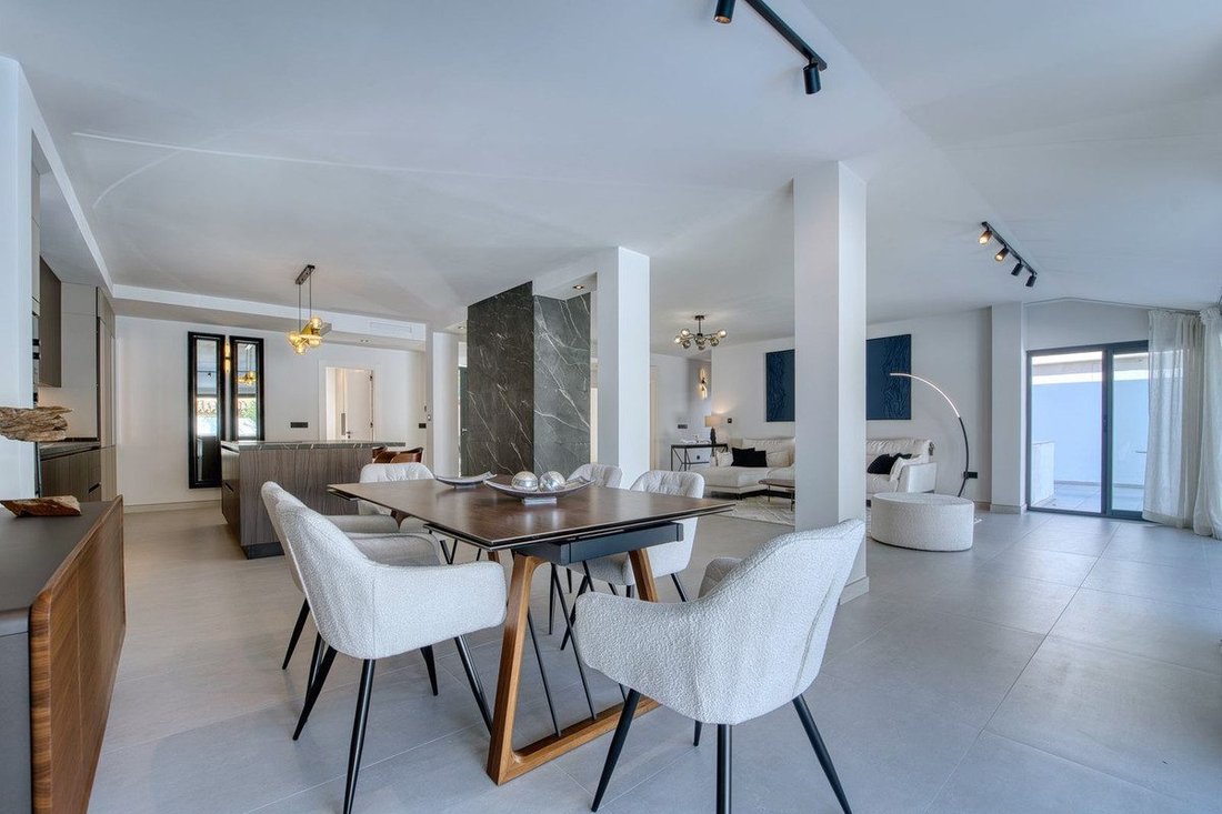 Villa à Puerto Banús, Marbella, Espagne 5 - 18889623
