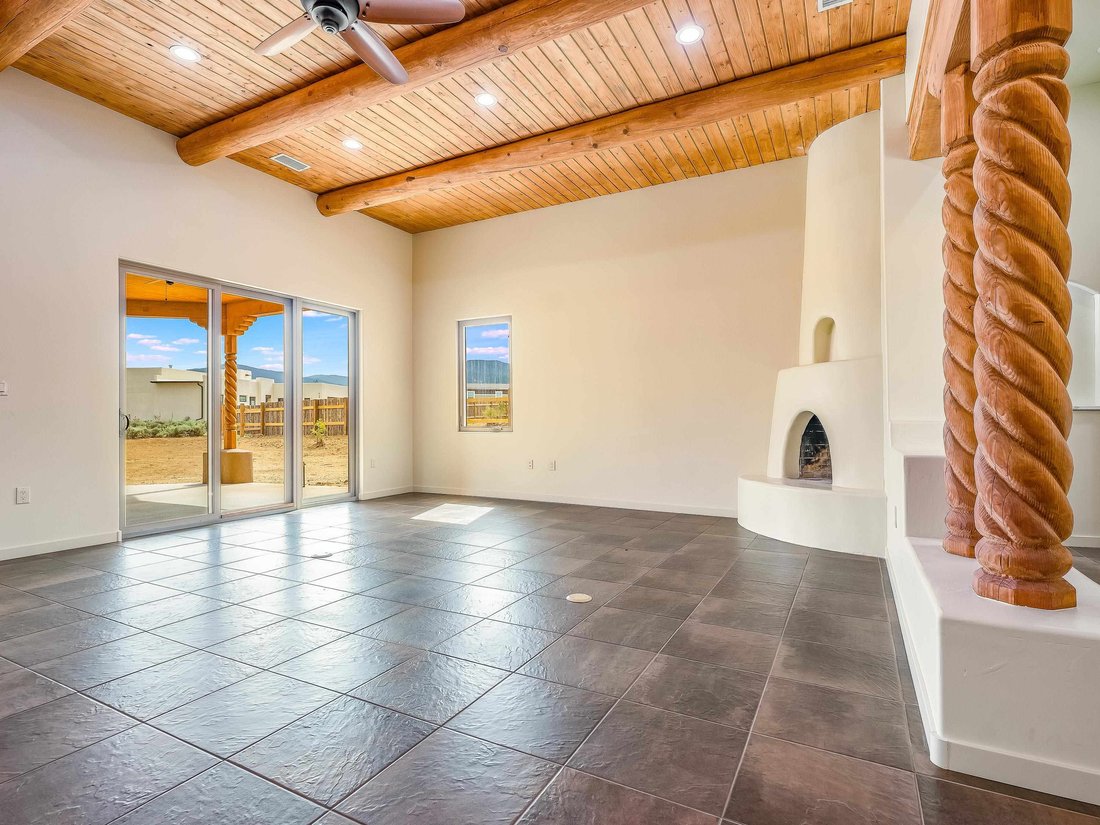 House in Taos, New Mexico, United States 3 - 18888442