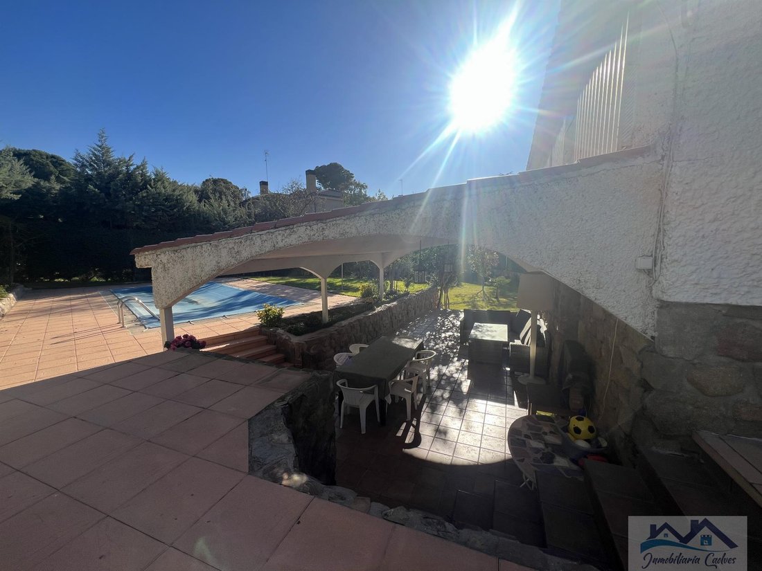 Chalet a Boadilla del Monte, Madrid, Spagna 3 - 18878956