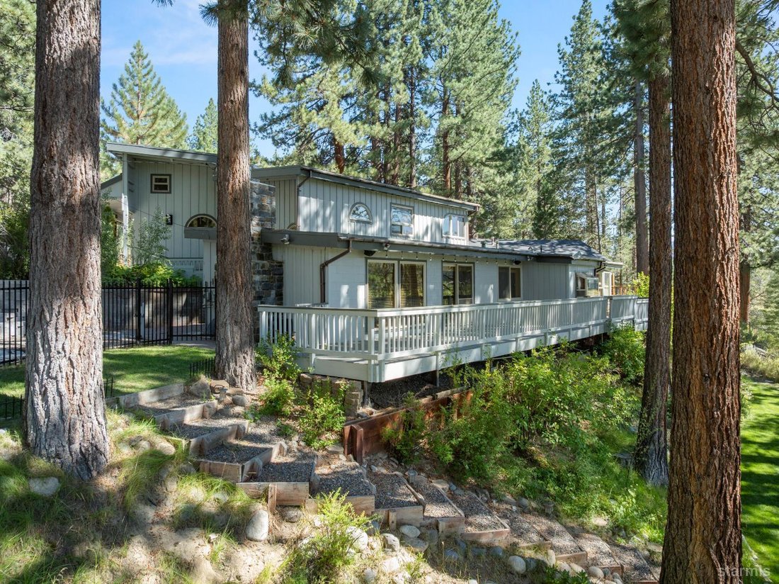 Casa a South Lake Tahoe, California, Stati Uniti 1 - 18888156