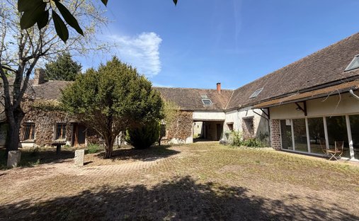 House in Egreville, Ile-de-France, France 1