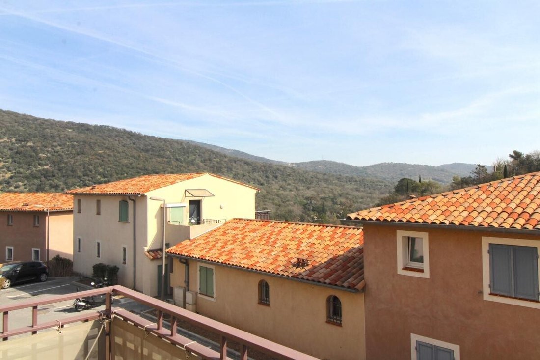 Wohnung in Grimaud, Provence-Alpes-Côte d'Azur, Frankreich 3 - 18887409