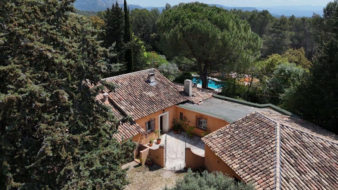 Casa a Saint-Marc-Jaumegarde, Provenza-Alpi-Costa Azzurra, Francia 1 - 18890961
