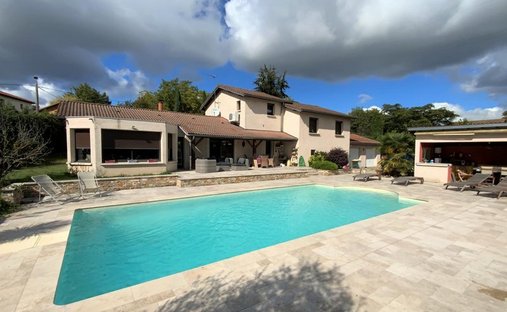 Haus in Frans, Auvergne-Rhone-Alpen, Frankreich 1