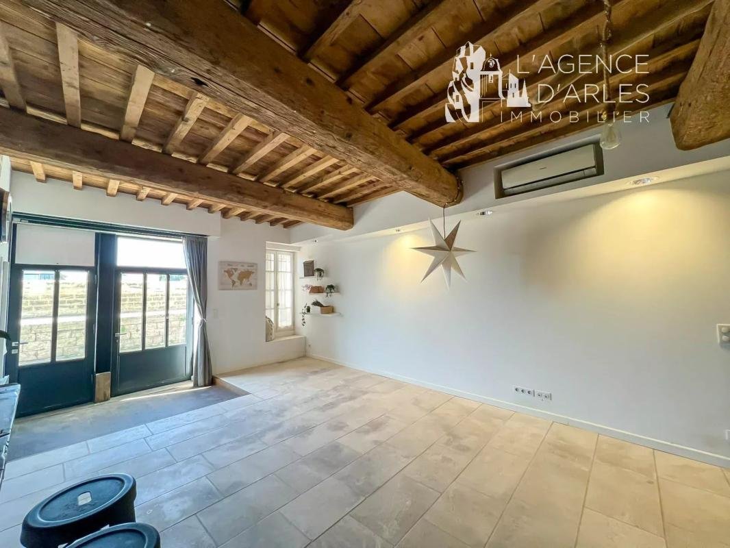 Maison à Arles, Provence-Alpes-Côte d'Azur, France 2 - 18880638