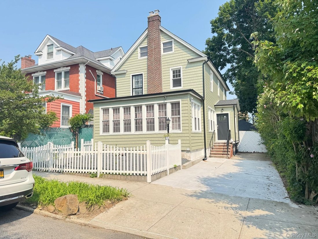House in New York, New York, United States 1 - 18878974