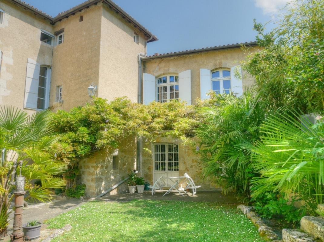 Casa en Cazeneuve, Occitania, Francia 1 - 18887149