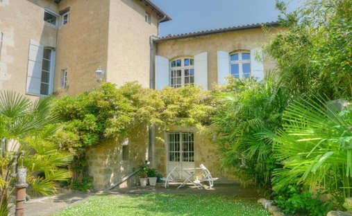 Casa en Cazeneuve, Occitania, Francia 1