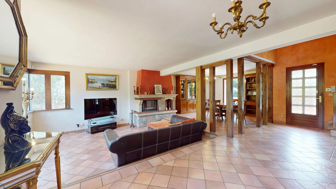 House in Montfermeil, Ile-de-France, France 4 - 18891384