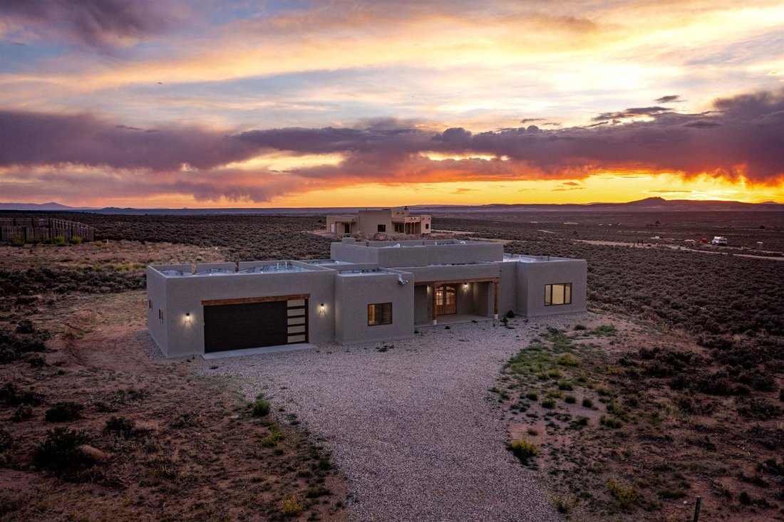 House in Ranchos de Taos, New Mexico, United States 3 - 18888439