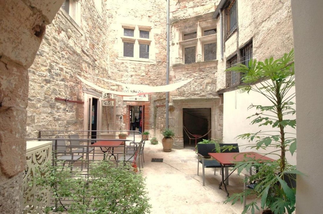 Haus in Cordes-sur-Ciel, Okzitanien, Frankreich 1 - 18884115