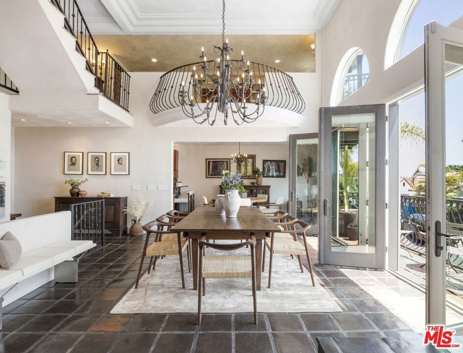 Los Angeles, California, United States 5 - 18889465