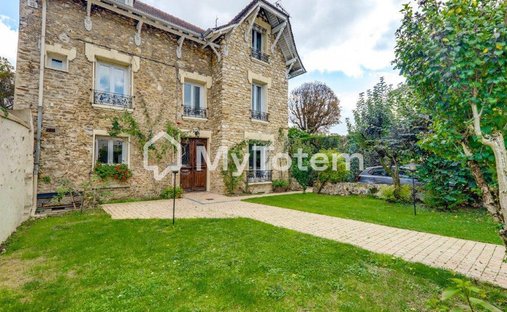 Casa en San Prix Forêt, Saint-Prix, Francia 1