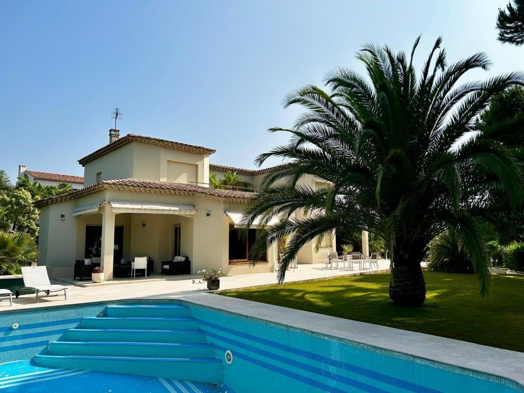 Villa a Nizza, Provenza-Alpi-Costa Azzurra, Francia 1 - 18885594