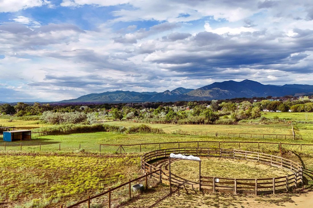 House in Ranchos de Taos, New Mexico, United States 1 - 18888514