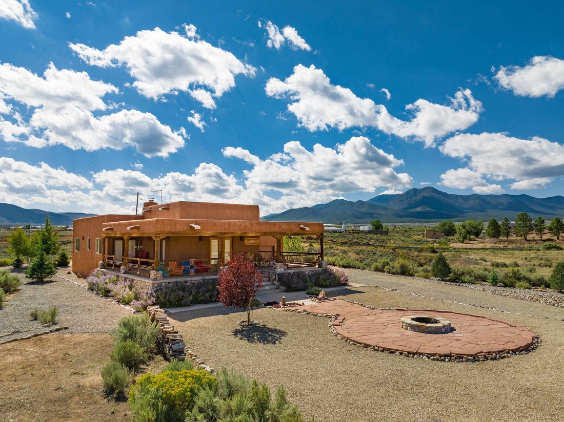 House in Ranchos de Taos, New Mexico, United States 1 - 18888530