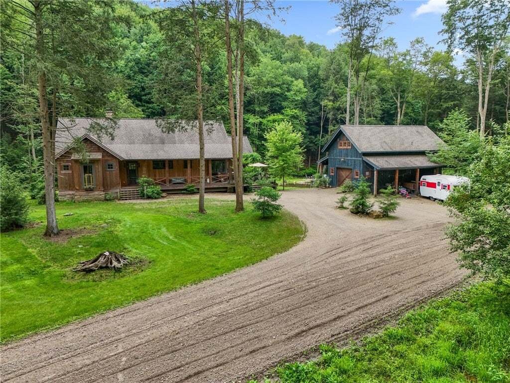 House in Punxsutawney, Pennsylvania, United States 1 - 18888802