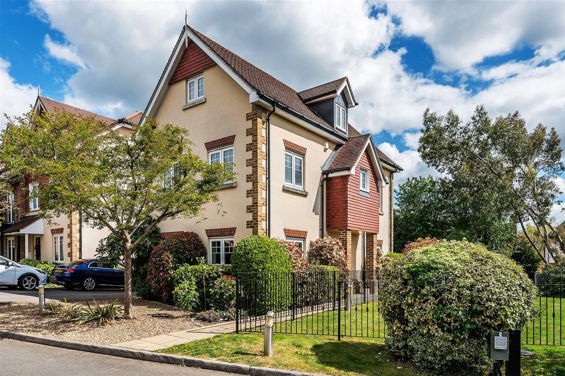 Casa a Oxshott, Elmbridge, Inghilterra 1 - 17754933