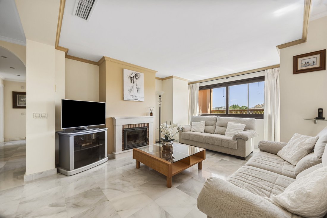 Penthouse in Estepona, Andalusia, Spain 4 - 18880061