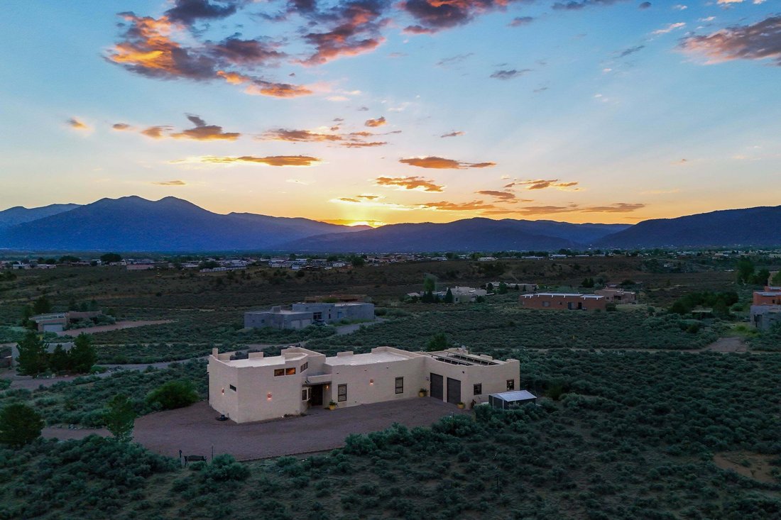 House in Ranchos de Taos, New Mexico, United States 5 - 18888595