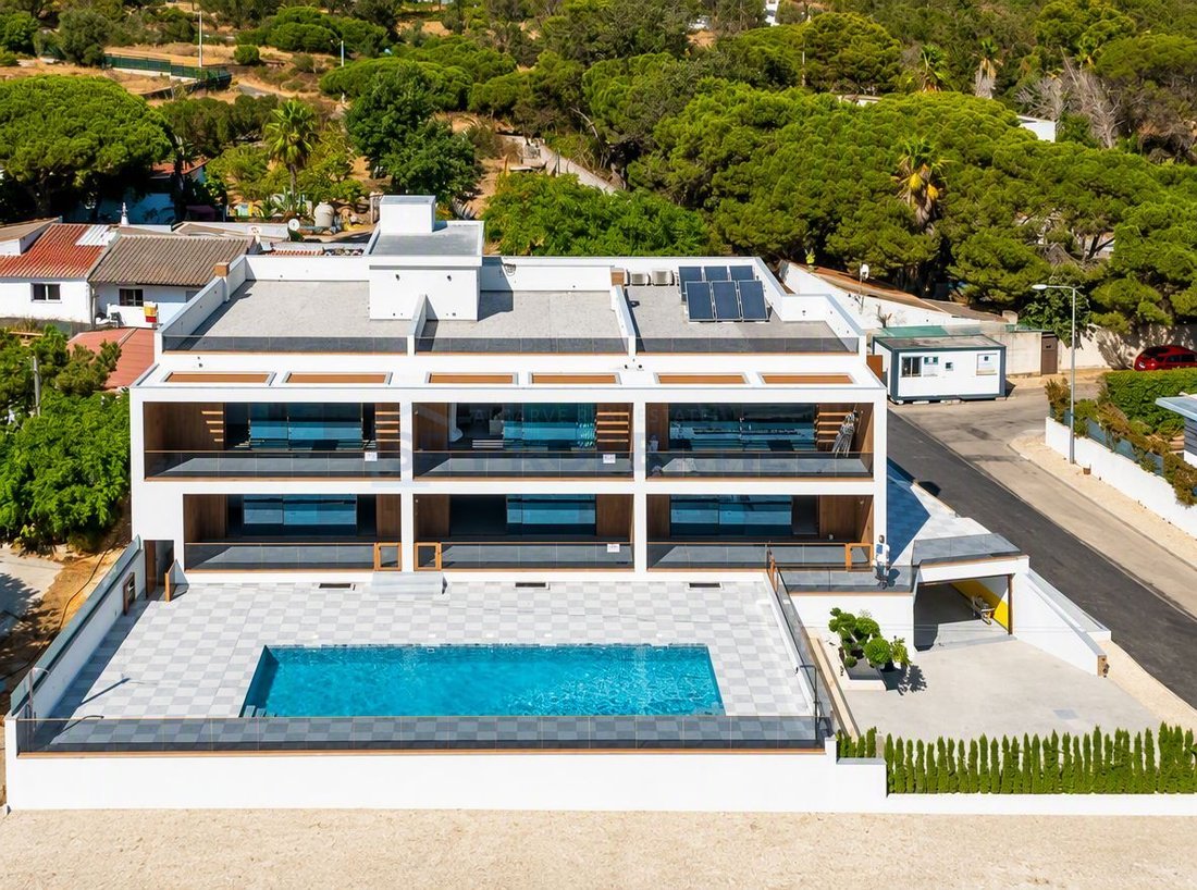 Apartment in Quarteira, Algarve, Portugal 1 - 18880015