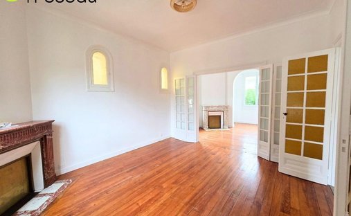 House in Aiguillon, Arcachon, France 1