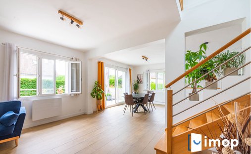 House in L'Étang-la-Ville, Ile-de-France, France 1