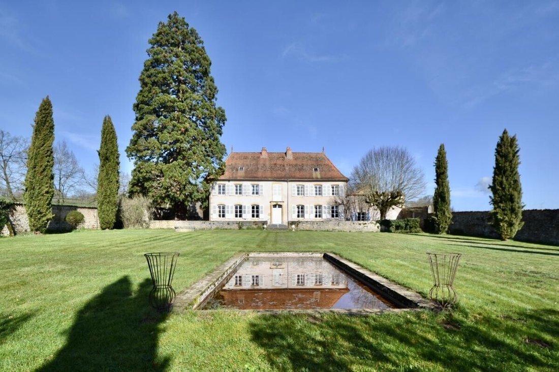 Maison à La Clayette, Bourgogne-Franche-Comté, France 1 - 18887210