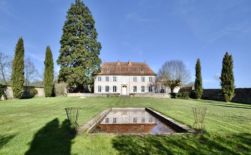 Haus in La Clayette, Bourgogne-Franche-Comté, Frankreich 1