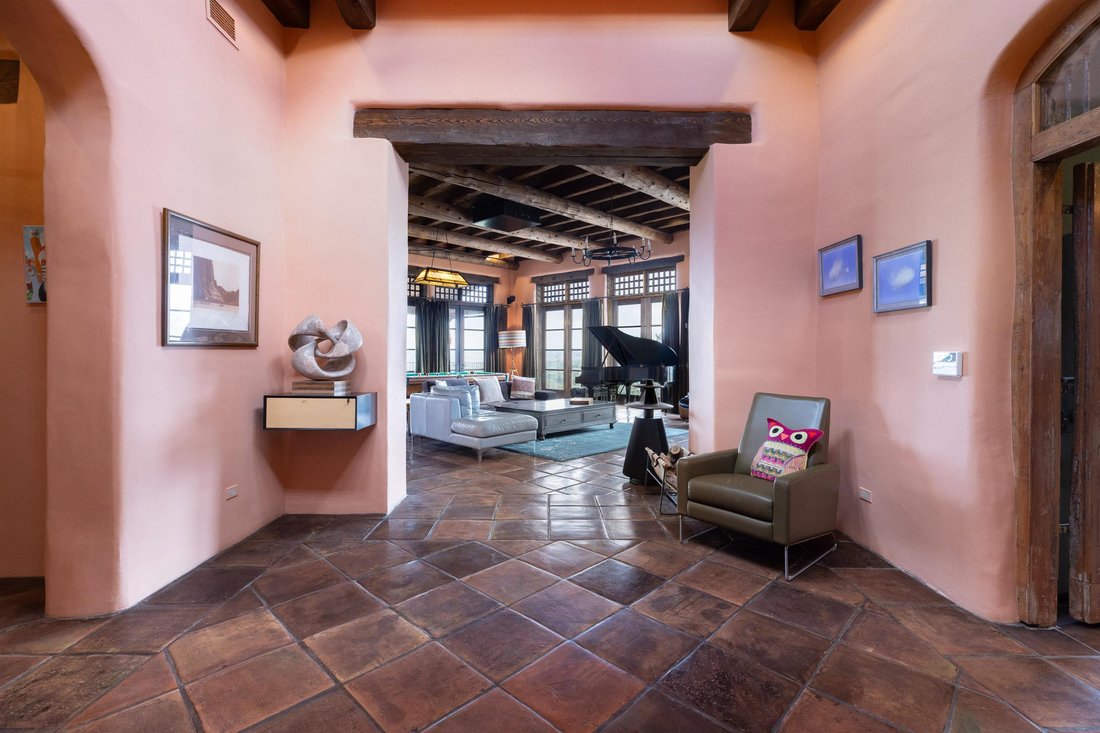 House in Taos, New Mexico, United States 5 - 18888487