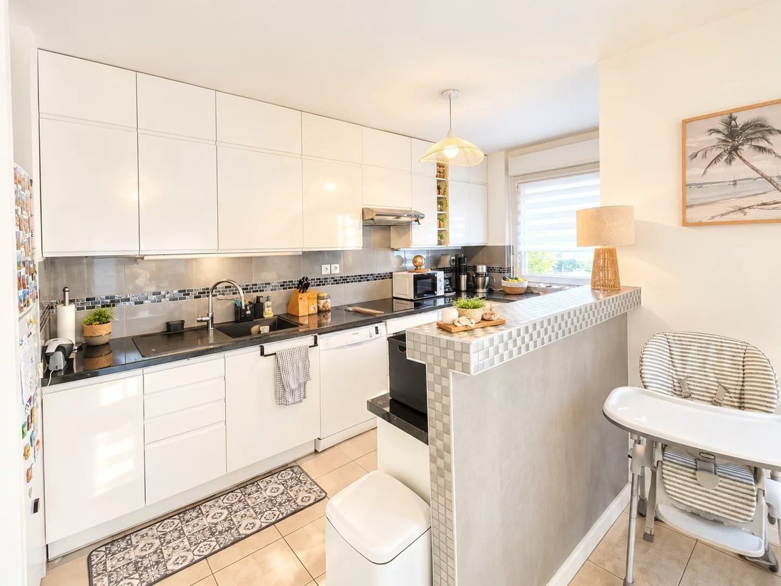 Apartment in Plateau-Mont Valérien, Rueil-Malmaison, France 4 - 18885027