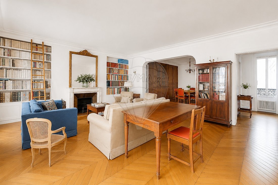 Apartment in Invalides, Paris 7e Arrondissement, Paris 2 - 18883898