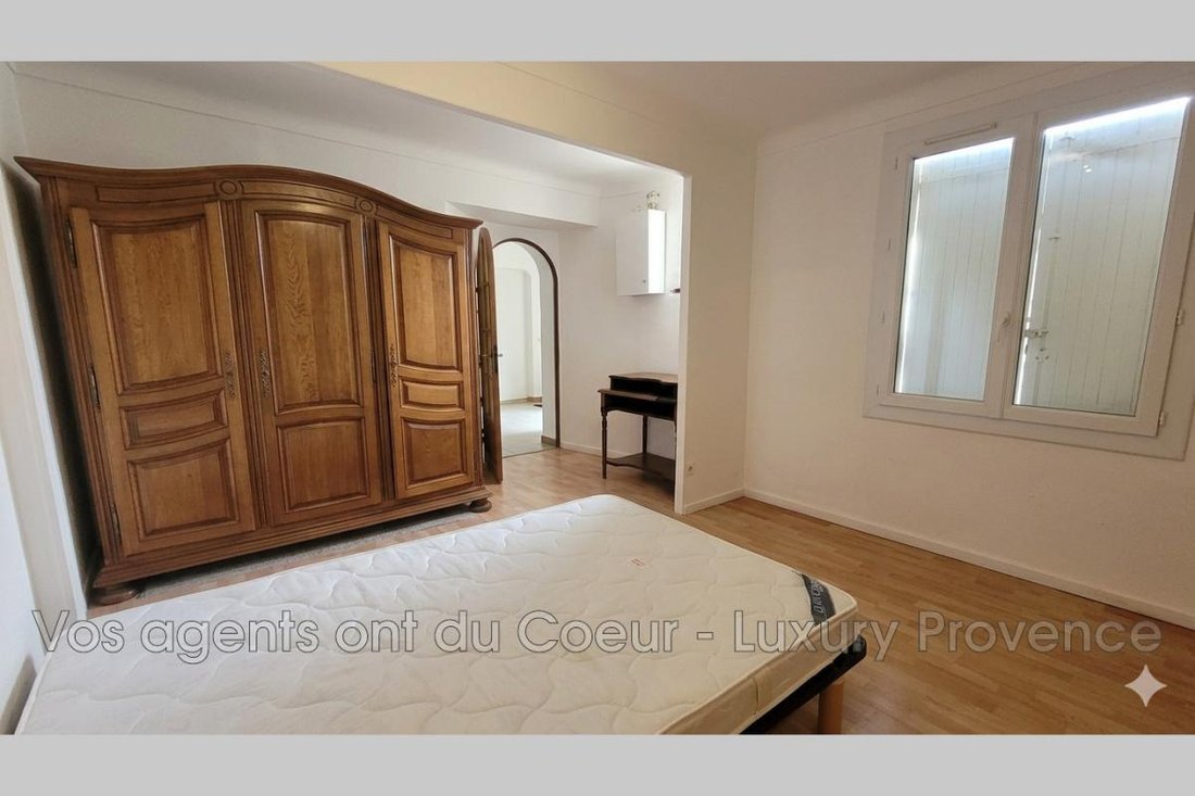 Casa en Bouc-Bel-Air, Provenza-Alpes-Costa Azul, Francia 5 - 18881066