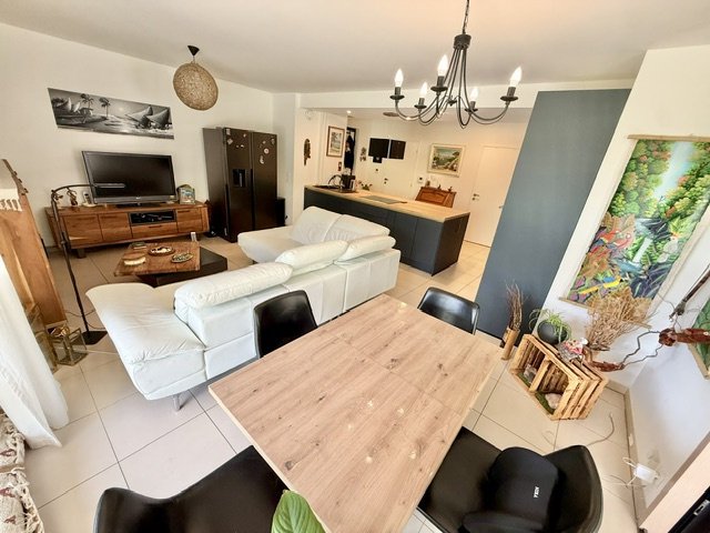 Wohnung in Divonne-les-Bains, Auvergne-Rhone-Alpen, Frankreich 4 - 18885589