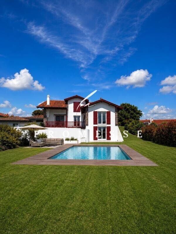 Villa in Bidart, Nouvelle-Aquitaine, France 1 - 18886945