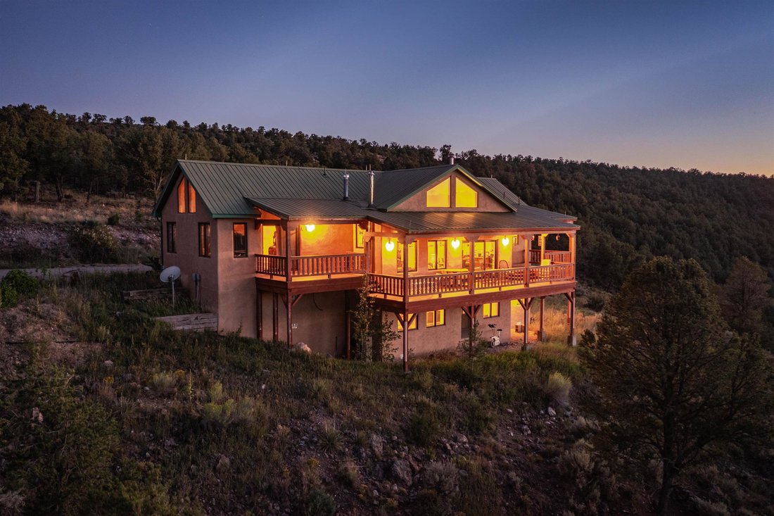 House in San Cristobal, New Mexico, United States 1 - 18888548